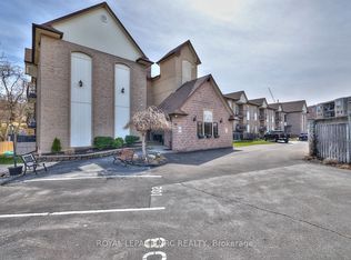 20 John St #109, Grimsby, ON