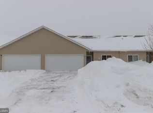 5247 Weatherstone Dr NW, Rochester, MN 55901