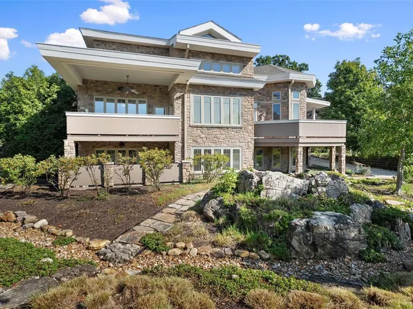 12869 Goodson Rd, Saint Louis, MO 63131