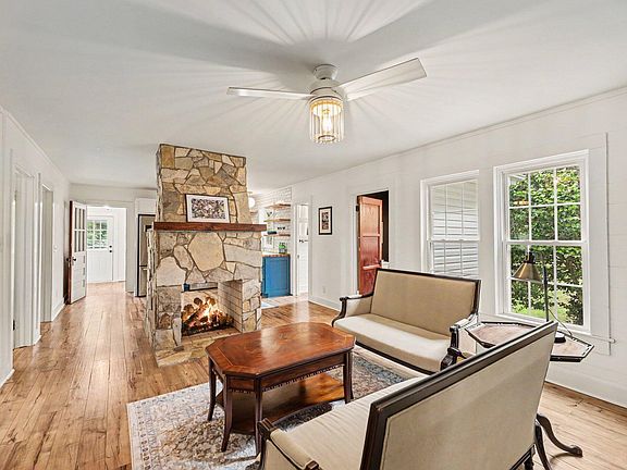 5th image of 216 Clark Ln
