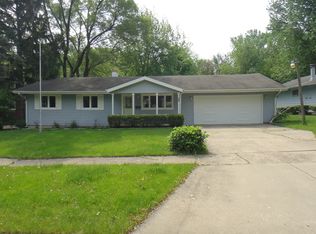 317 Joanne Ln, Dekalb, IL 60115