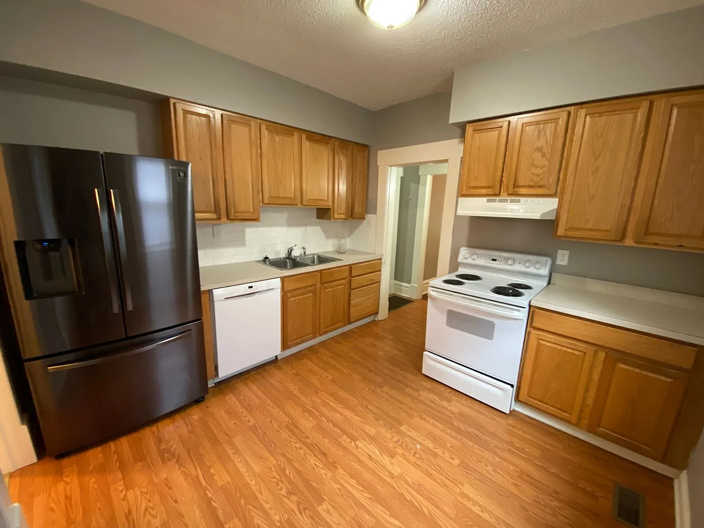 Wyandotte Ave 378 & Summit St 2296 MLR — Photo 2