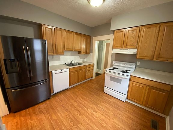 2nd image of 378 Wyandotte Ave #2296