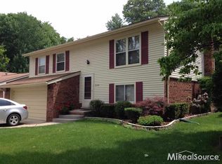 52108 D W Seaton Dr, Chesterfield, MI 48047