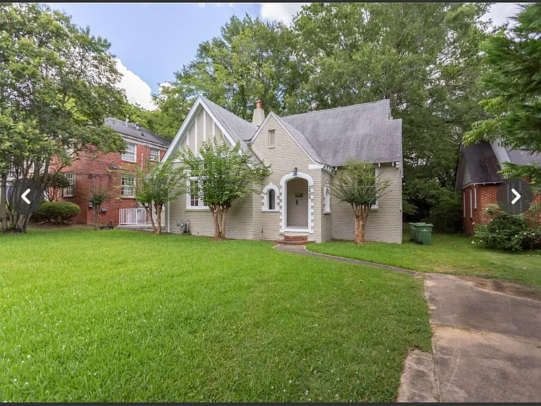 2405 College St — Photo 1