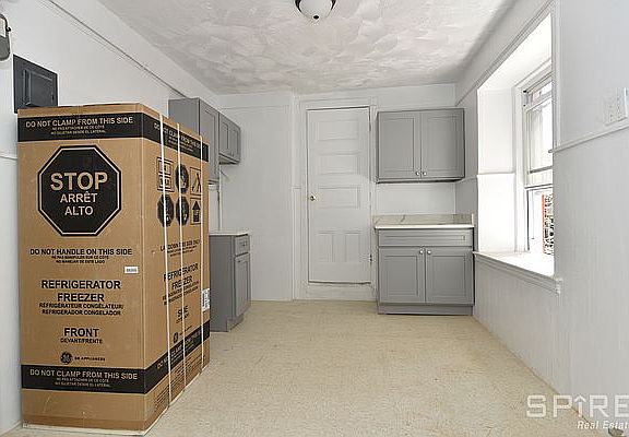 4th image of 184 Franklin St APT D9