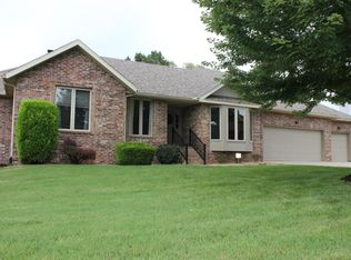 1905 Winged Foot Dr, Nixa, MO 65714