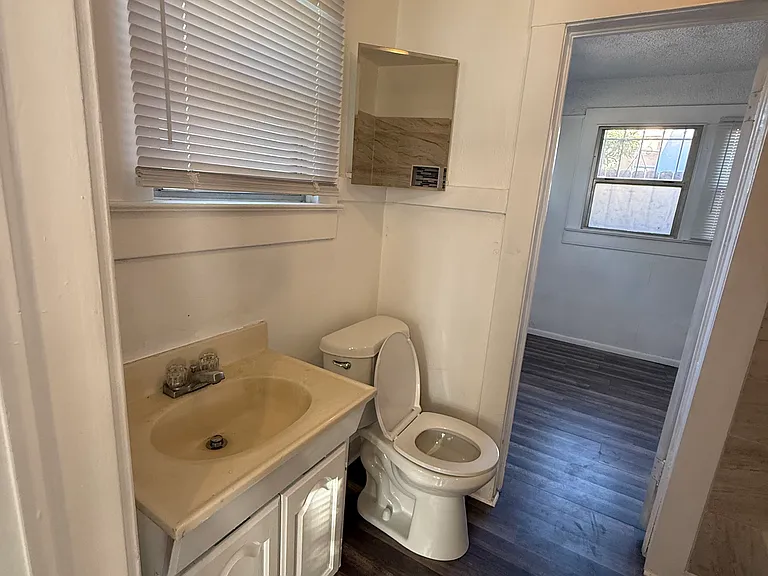 1439 S 4th St — Photo 5