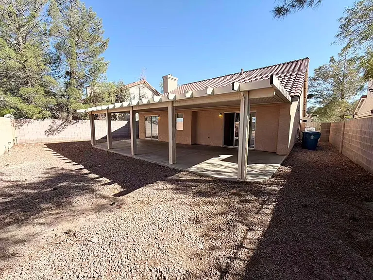 8620 Magnolia Ridge Ave — Photo 15