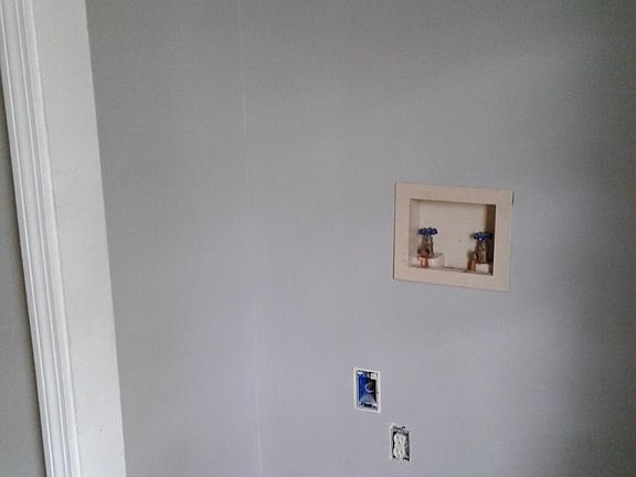 Washer & dryer hook-up; optional spare room