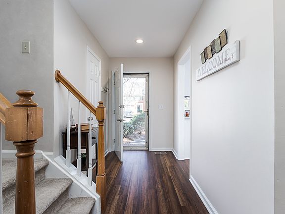 2nd image of 4354 Ivy Glen Ct SE