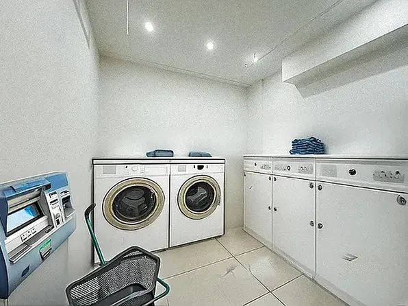 248 West 35th Street image 9 of 17