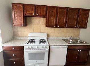 7737 N Sheridan Rd #1, Chicago, IL 60626