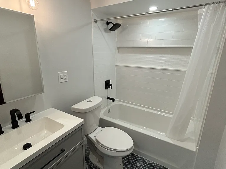 3954 Miami St #2W — Photo 4