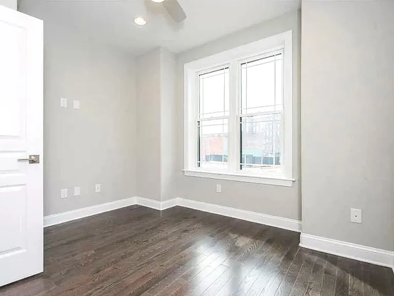 537 Morse St — Photo 13