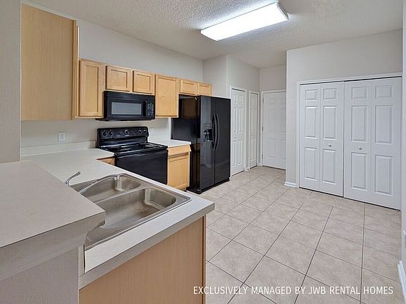 3rd image of 526 Scrub Jay Dr