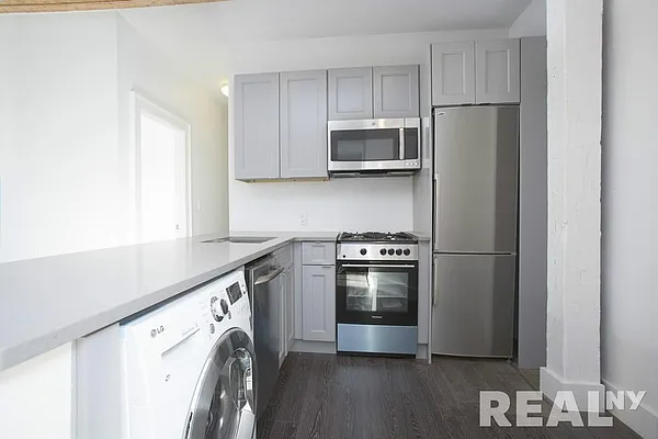 Rented by REAL New York | media 56