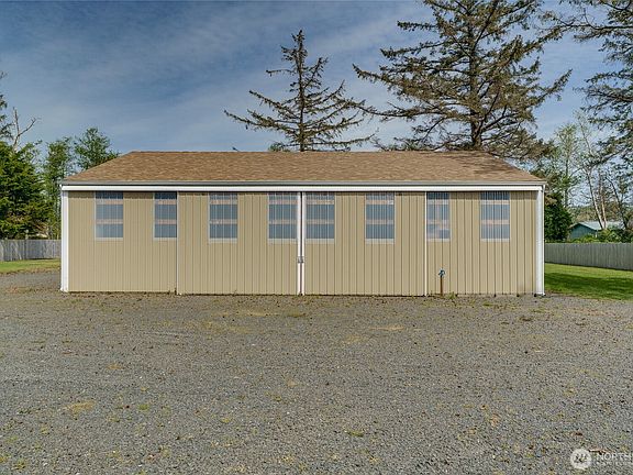 4th image of 830 Bussone Ln
