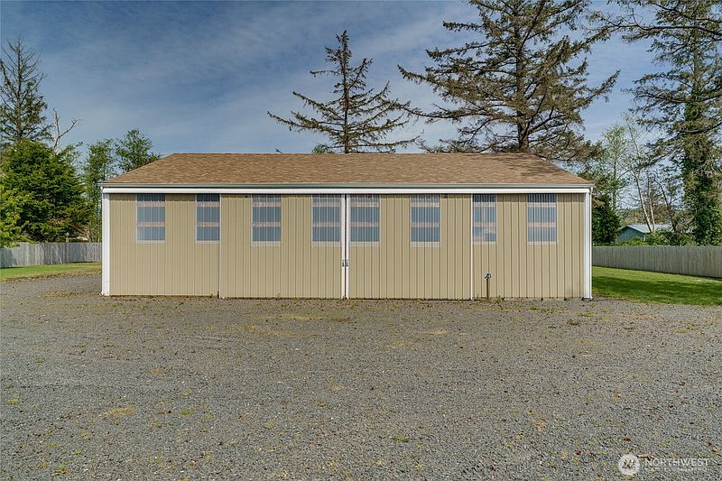 4th image of 830 Bussone Ln