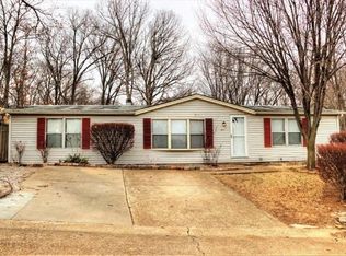 4623 White Ash Dr, High Ridge, MO 63049