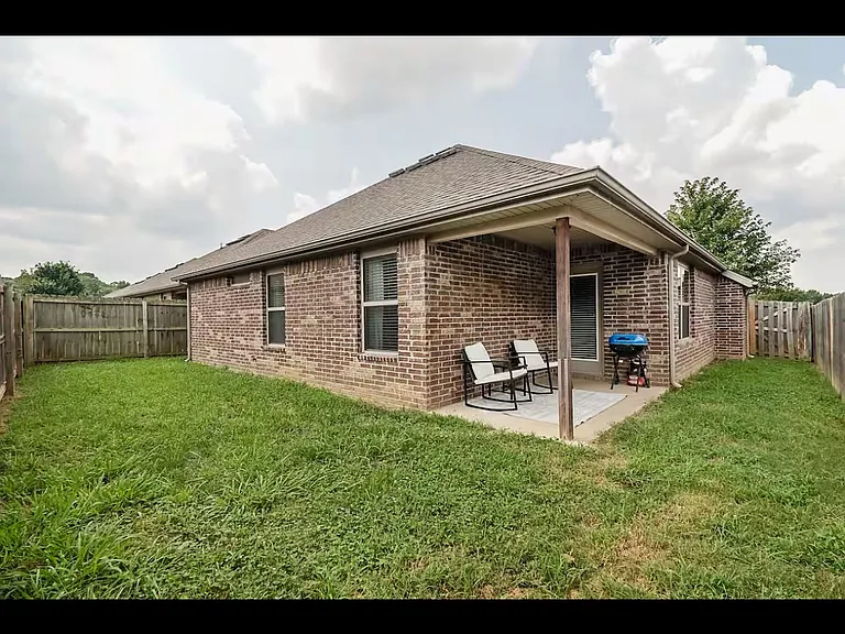 2676 N Barcelona Ave — Photo 4