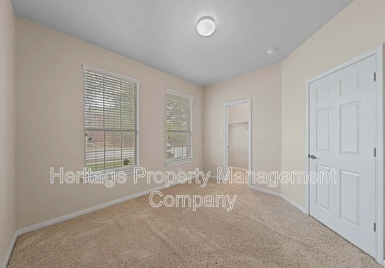 141 Springtree Blf — Photo 24