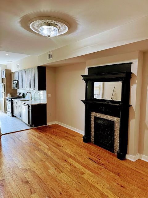 1st image of 1104 Jefferson Ave #3