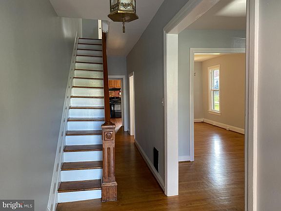 4th image of 616 Potomac Ave