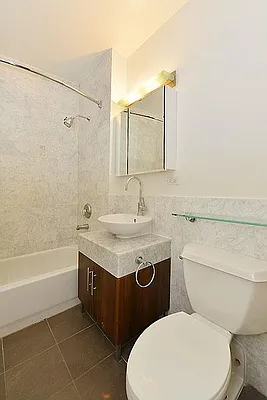 Rented by Sumitomo Real Estate Sales | media 2