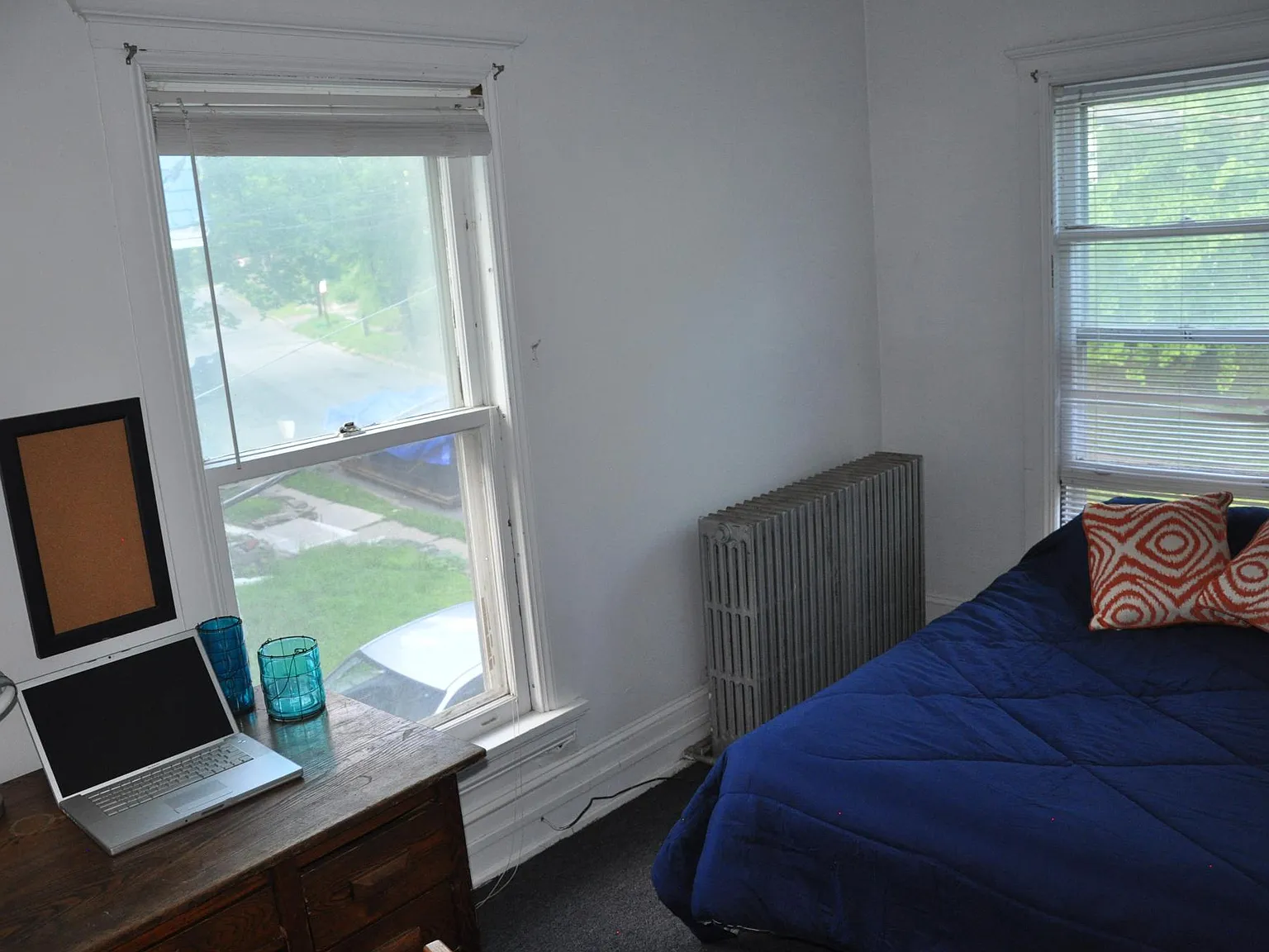 3 bed, 900 sqft, $1,800 — Photo 3