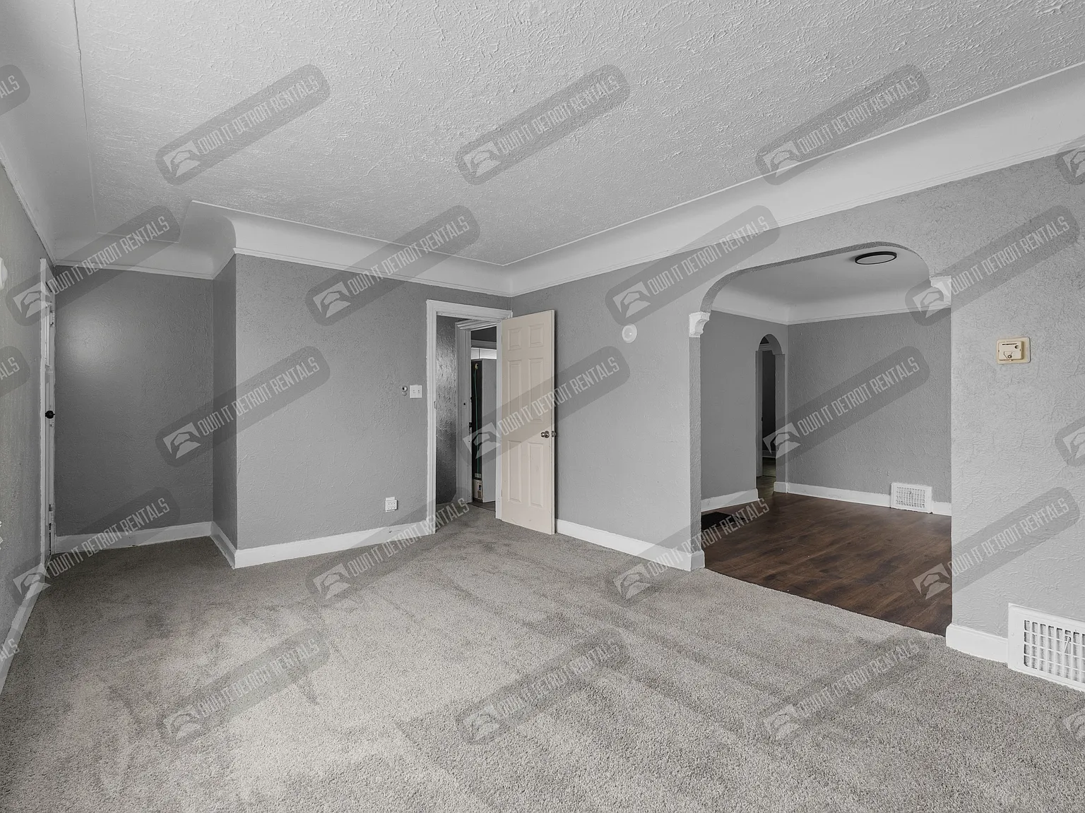 Multi Family 2 Bathroom 1 Bathroom — Photo 4