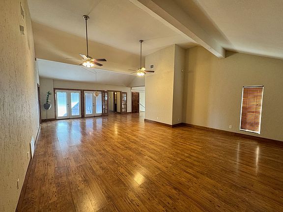 4th image of 16725 Springhill Dr