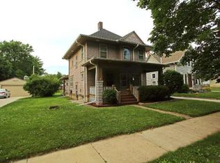 920 Beechwood Ave, Waukesha, WI 53186