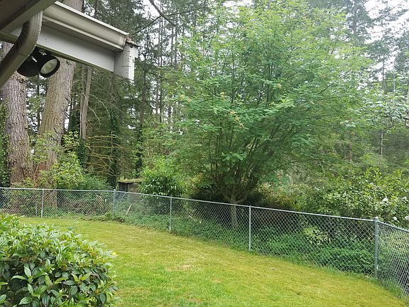 3rd image of 6520 77th St W