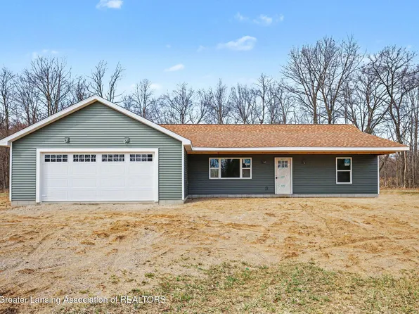 3847 Minix Dr, Stockbridge, MI 49285