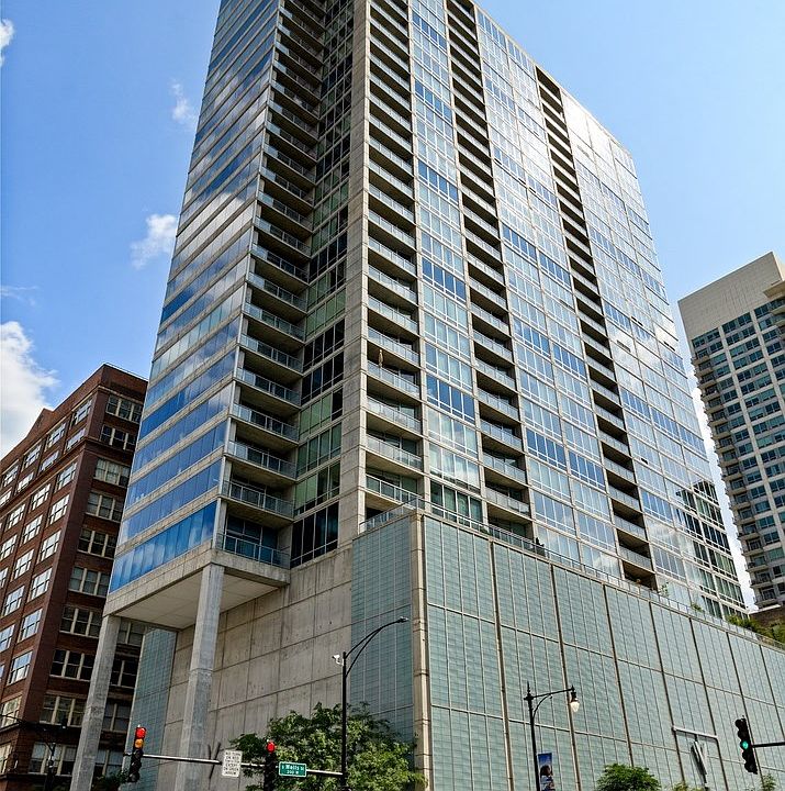 1st image of 611 S Wells St #3001