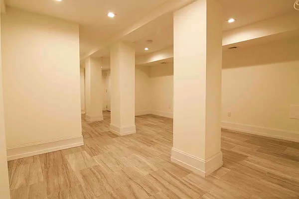 Rented by Nooklyn NYC LLC | media 18