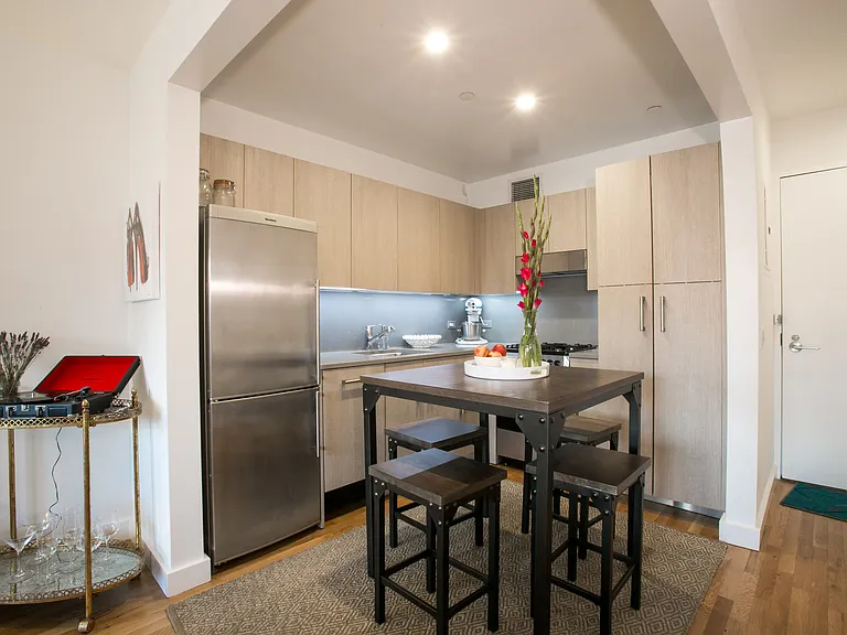 101 W 15th St #217 — Photo 4