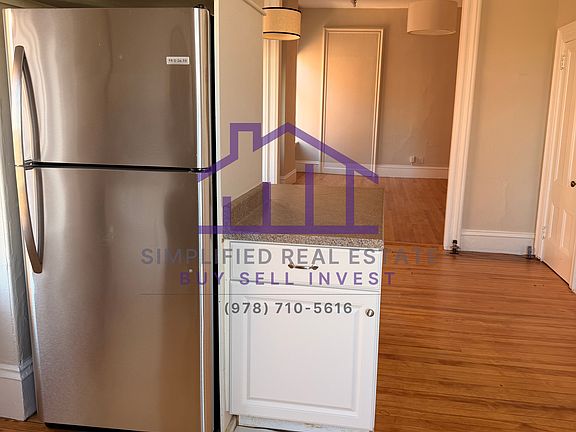4th image of 215 Lisbon St #20