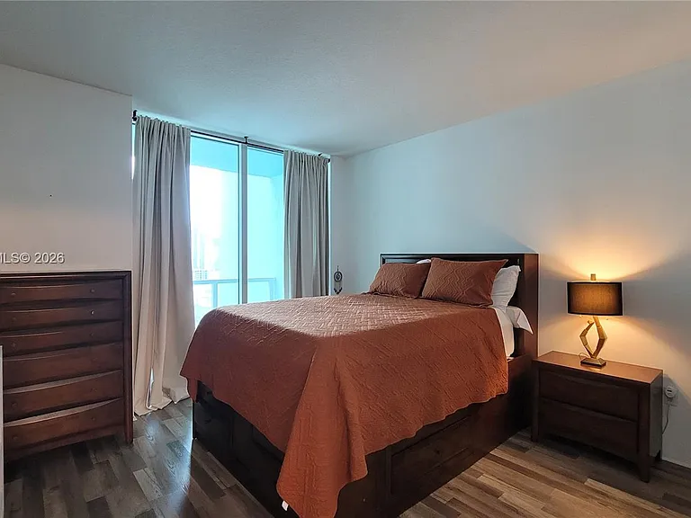 1900 N Bayshore Dr #2009 — Photo 10