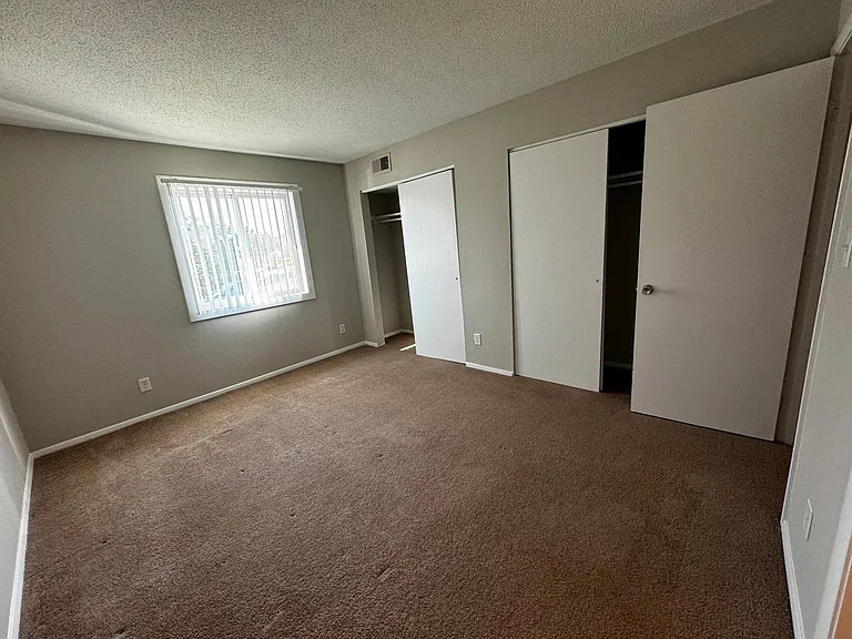 Coventry Court West Apartments — Photo 101