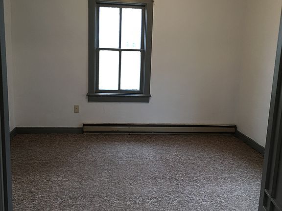 3rd image of 212 N 1st St