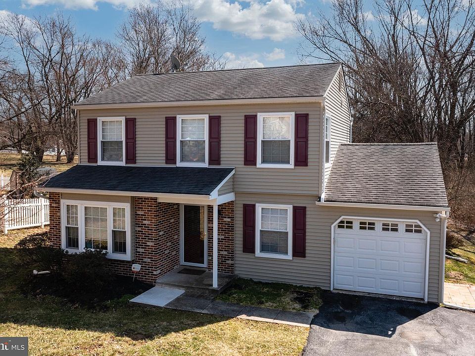 1st image of 1315 Pine Cir