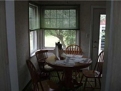 5th image of 684 Elizabeth Ave