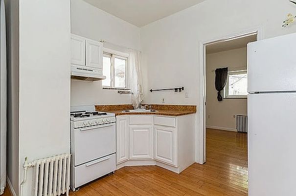 1st image of 3024 23rd St #1R