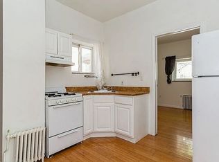 3024 23rd St #1R, Astoria, NY 11102