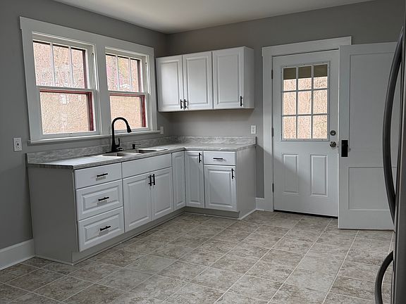 3rd image of 351 McConnell Ave