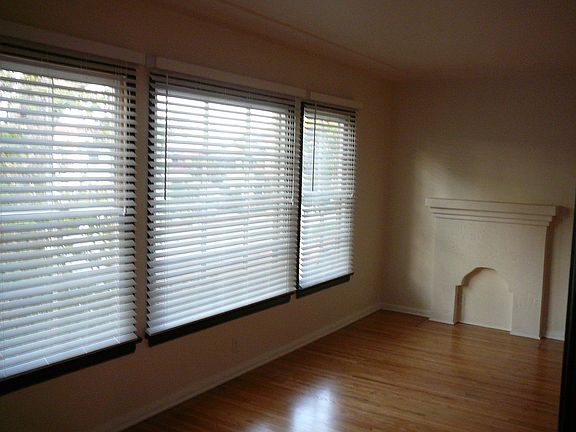2nd image of 4203 Sutro Ave APT 3