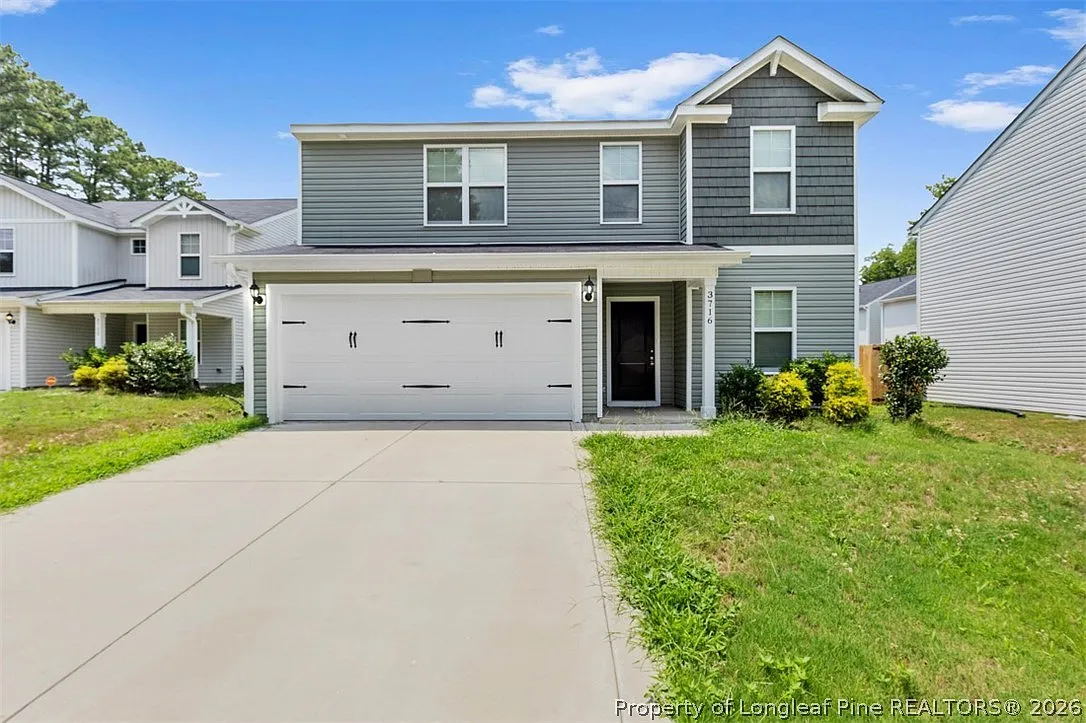 4 bed, 2.5 bath, 2200 sqft, $2,250 — Photo 2