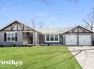 11814 Featherwood Dr, Saint Louis, MO 63146